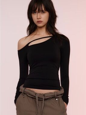 Black One-Shoulder Asymmetric Long Sleeve Top
